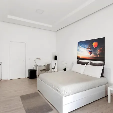Konukevi Maison Piazza Cavour 4*