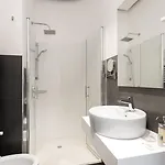 Maison Piazza Cavour 招待所 4*
