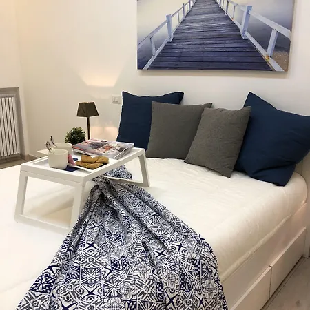 בית הארחה Maison Piazza Cavour 4*