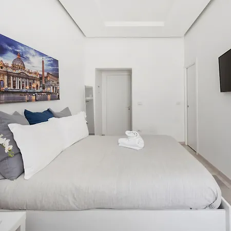 בית הארחה Maison Piazza Cavour 4*