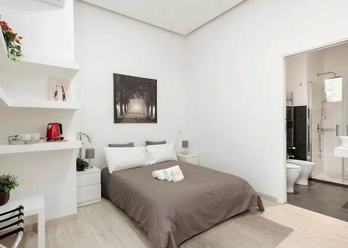 بيت ضيافة Maison Piazza Cavour 4*